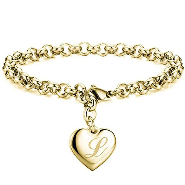 AMORE Charm - Dein Buchstabe. Dein Herzstück.