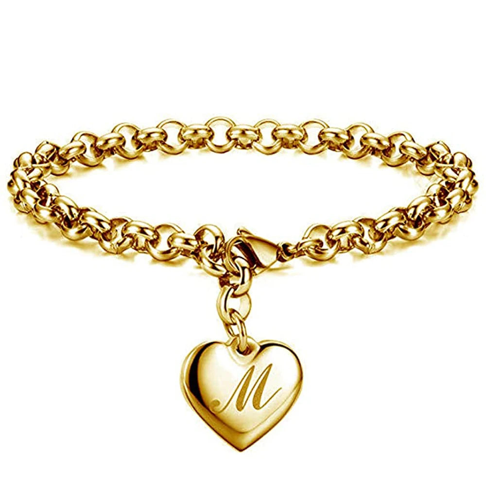 AMORE Charm - Dein Buchstabe. Dein Herzstück.