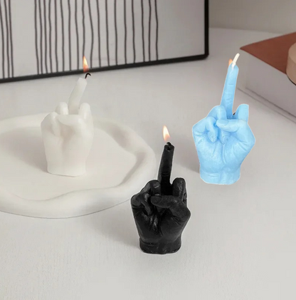 Handgefertigte Wachskerze im Mittelfinger-Style
