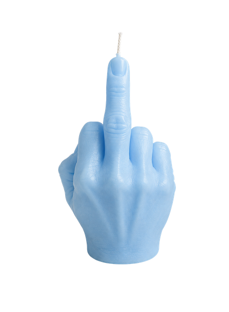 Handgefertigte Wachskerze im Mittelfinger-Style