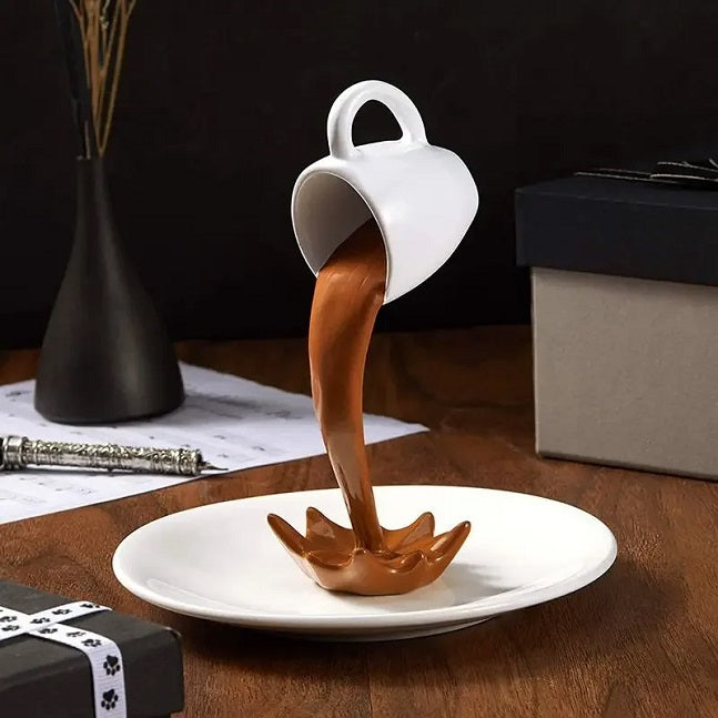 Achtung, heiß! "Verschütteter Kaffee"-Skulptur