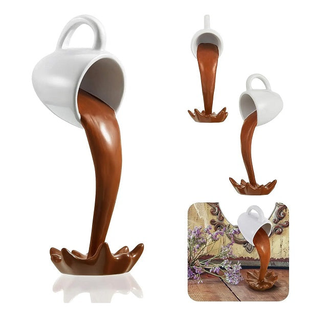 Achtung, heiß! "Verschütteter Kaffee"-Skulptur