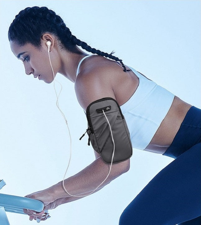 Nie wieder ohne: Ultraleichte Sport-Armband-Tasche für Smartphone und Co.!