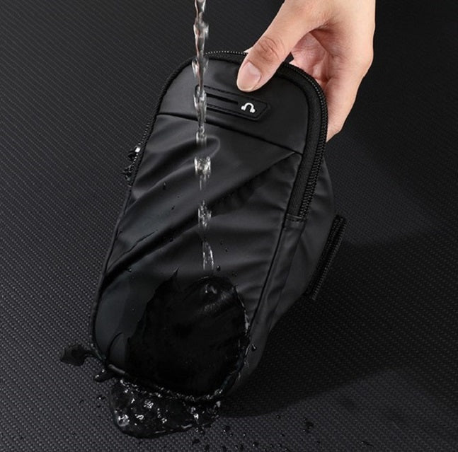 Nie wieder ohne: Ultraleichte Sport-Armband-Tasche für Smartphone und Co.!